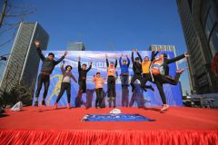 青岛国际航运中心垂直马拉松挑战赛圆满举行